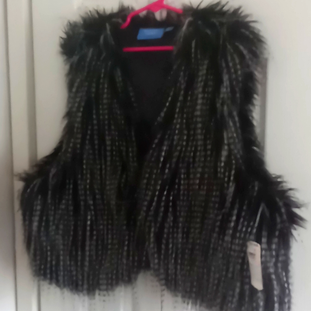 Simply Vera L / XL Faux Ostrich Feather Vest